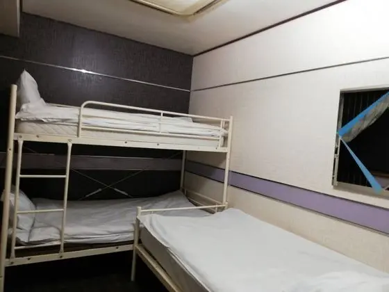 Üç Kişilik Oda (with Bathroom)