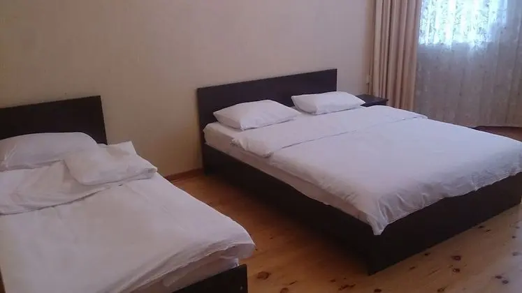 Basic Üç Kişilik Oda, Ortak Banyo (N6)