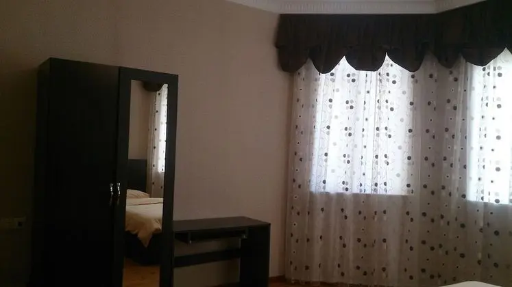 Basic Üç Kişilik Oda, Ortak Banyo (N6)