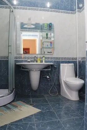 Basic Üç Kişilik Oda, Ortak Banyo (N6)