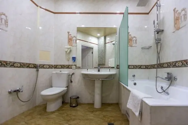 Standard Tek Büyük Yataklı Oda