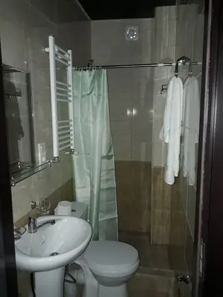 Üç Kişilik Oda