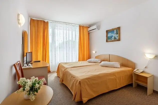 Standard Tek Büyük veya İki Ayrı Yataklı Oda
