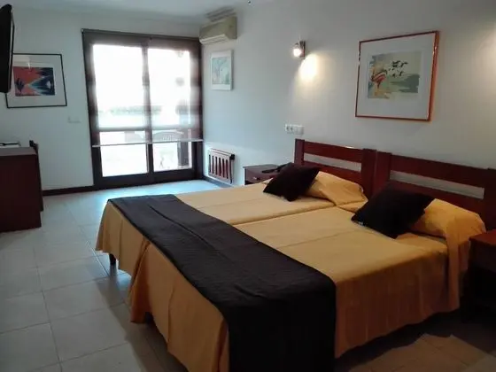 Economy Tek Büyük veya İki Ayrı Yataklı Oda