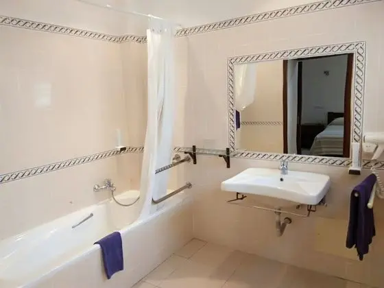 Tek Büyük veya İki Ayrı Yataklı Oda, Engellilere Uygun