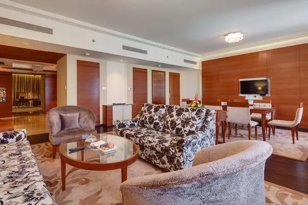 Süit, 1 Çift Kişilik Yatak, Havuz Manzaralı