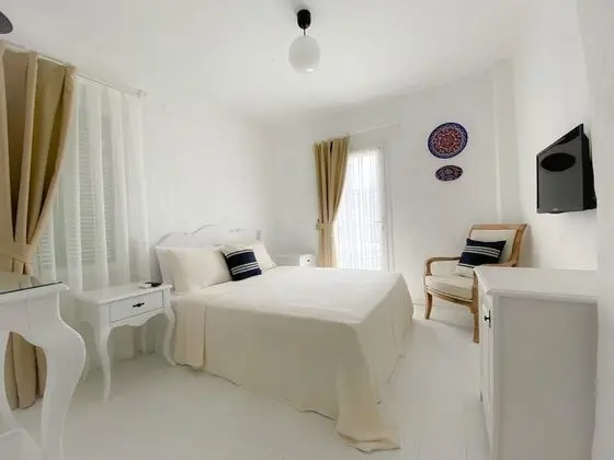 Standard Oda, Balkon, Havuz Manzaralı