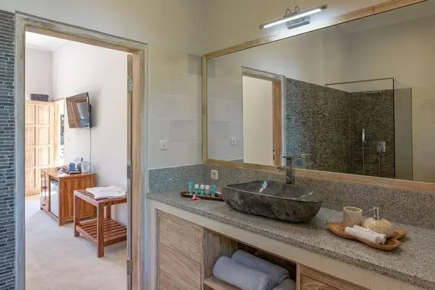 Deluxe Tek Büyük veya İki Ayrı Yataklı Oda, 1 Yatak Odası, Havuz Kullanımı, Bahçe Manzaralı
