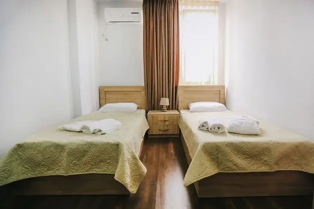 Traditional İki Ayrı Yataklı Oda