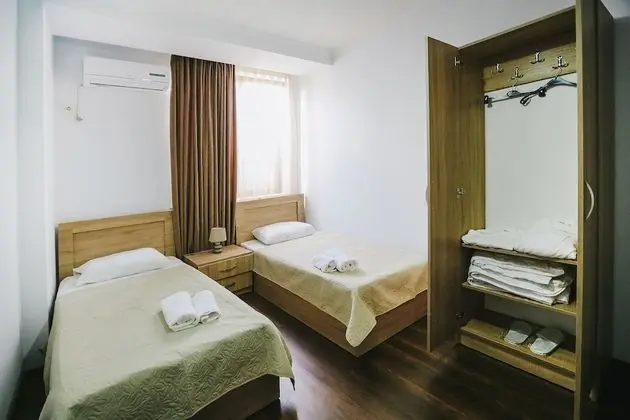 Traditional İki Ayrı Yataklı Oda