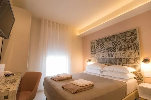Superior Tek Büyük veya İki Ayrı Yataklı Oda, Balkon, Liman Manzaralı