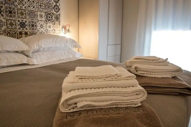 Superior Tek Büyük veya İki Ayrı Yataklı Oda, Balkon, Liman Manzaralı