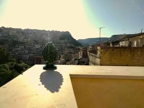 Tek Büyük Yataklı Oda, Balkon