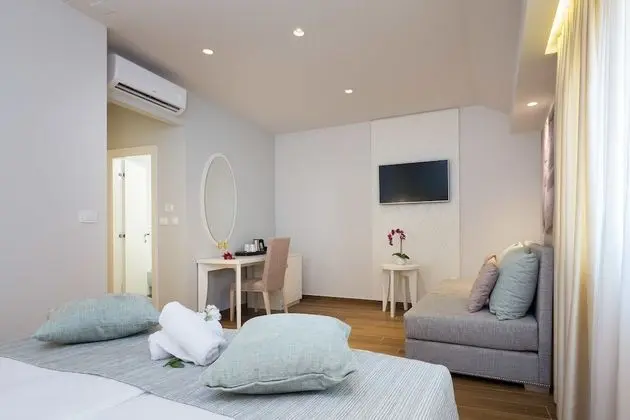 Superior Tek Büyük veya İki Ayrı Yataklı Oda (105)