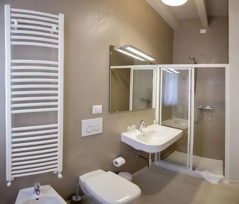 Standard Tek Büyük veya İki Ayrı Yataklı Oda