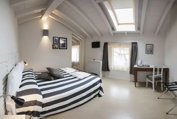 Tek Büyük Yataklı Oda, Göl Manzaralı