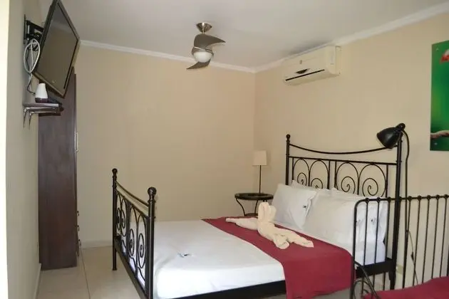Üç Kişilik Oda