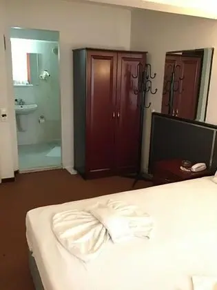 Çift Kişilik, Şehir Manzaralı