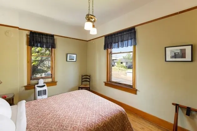 Traditional Oda, 1 Büyük (Queen) Boy Yatak, Ortak Banyo