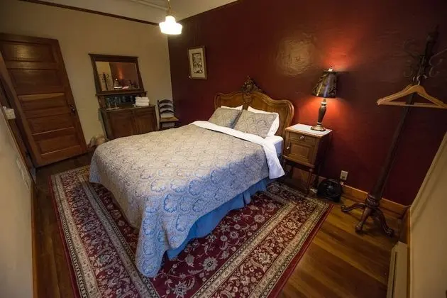 Traditional Oda, 1 Büyük (Queen) Boy Yatak, Ortak Banyo