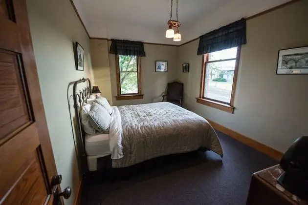 Traditional Oda, 1 Büyük (Queen) Boy Yatak, Ortak Banyo