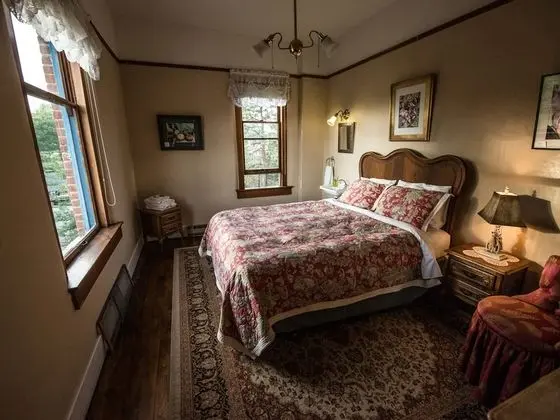 Traditional Oda, 1 Büyük (Queen) Boy Yatak, Ortak Banyo