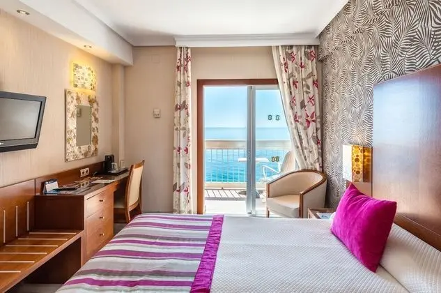 Tek Büyük Yataklı Oda, Balkon, Deniz Manzaralı