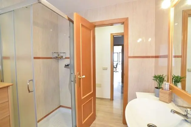 Tek Büyük Yataklı Oda, 2 Tek Kişilik Yatak