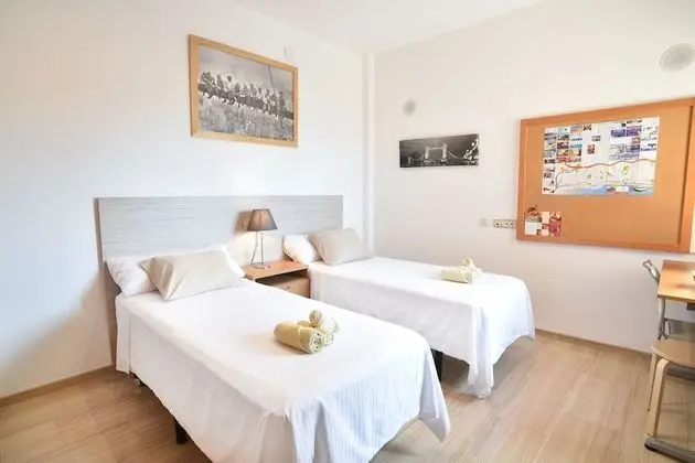 Tek Büyük Yataklı Oda, 2 Tek Kişilik Yatak