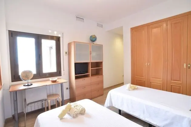 Tek Büyük Yataklı Oda, 2 Tek Kişilik Yatak