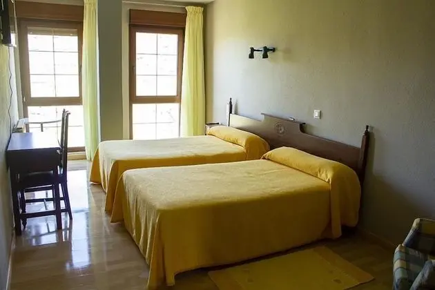 Tek Büyük Yataklı Oda, Dağ Manzaralı