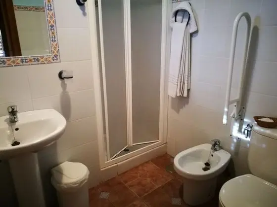 Üç Kişilik Oda