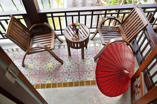 Deluxe Oda, Balkon
