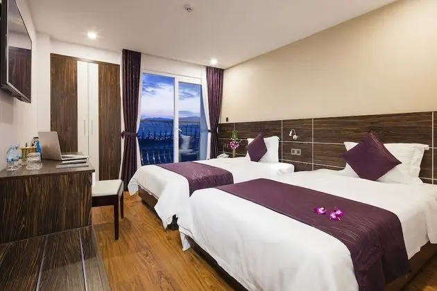 Deluxe Tek Büyük veya İki Ayrı Yataklı Oda, Balkon, Şehir Manzaralı