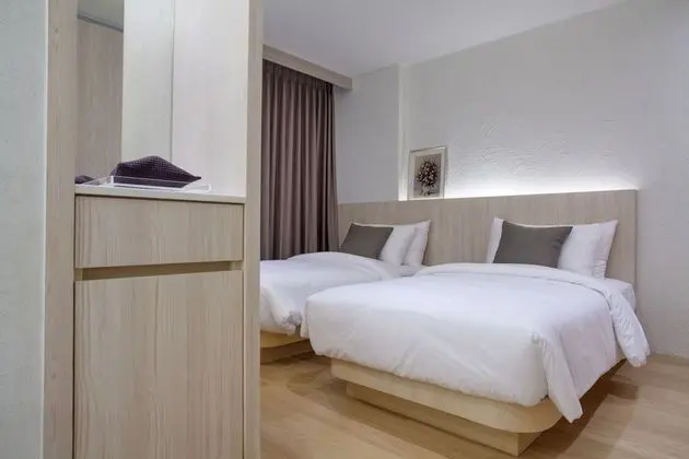 Deluxe Twin Bed