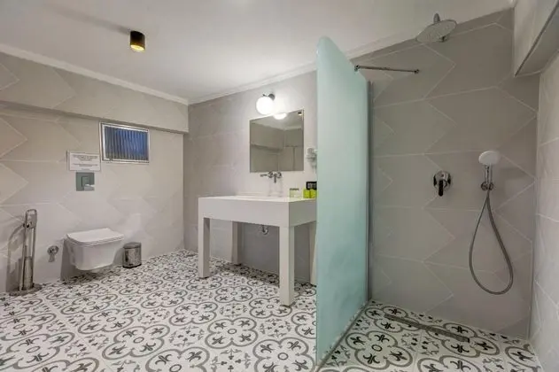 Superior Tek Büyük Yataklı Oda, Deniz Manzaralı, Balkonlu