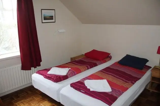 Tek Büyük veya İki Ayrı Yataklı Oda, Ortak Banyo