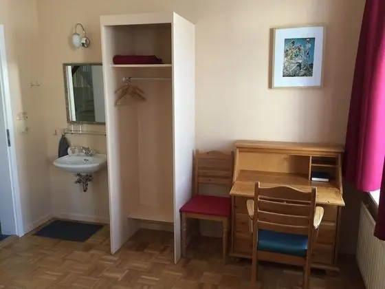 Tek Büyük veya İki Ayrı Yataklı Oda, Ortak Banyo