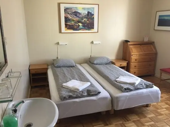 Üç Kişilik Oda, Ortak Banyo