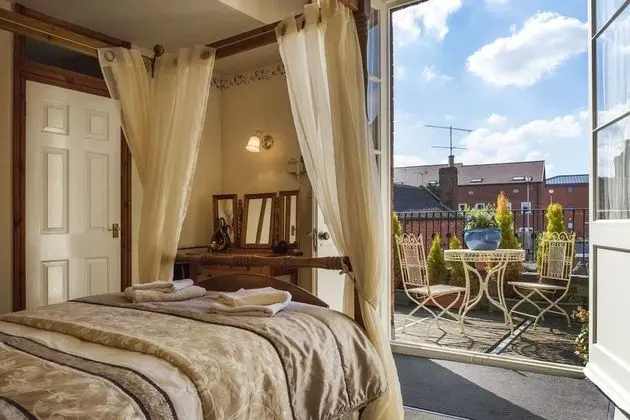 Tek Büyük Yataklı Oda, Balkon (Four Poster Bed)