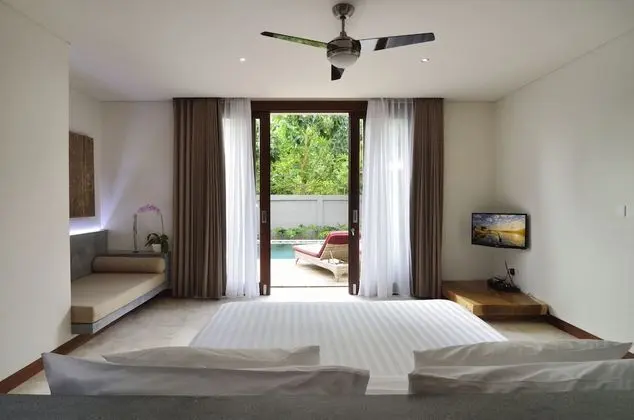 Villa, 2 Yatak Odası, Havuz Manzaralı