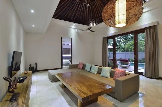 Villa, 2 Yatak Odası, Havuz Manzaralı