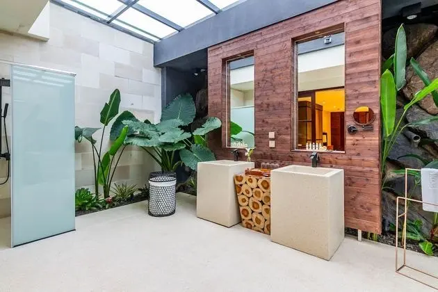 Luxury Dört Kişilik Oda, Avlu Manzaralı
