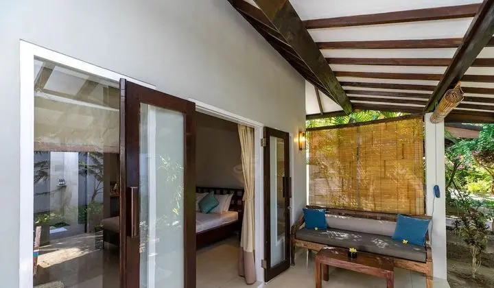 Bungalov, Havuz Manzaralı