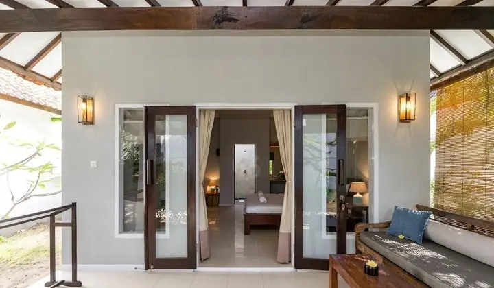 Bungalov, Havuz Manzaralı