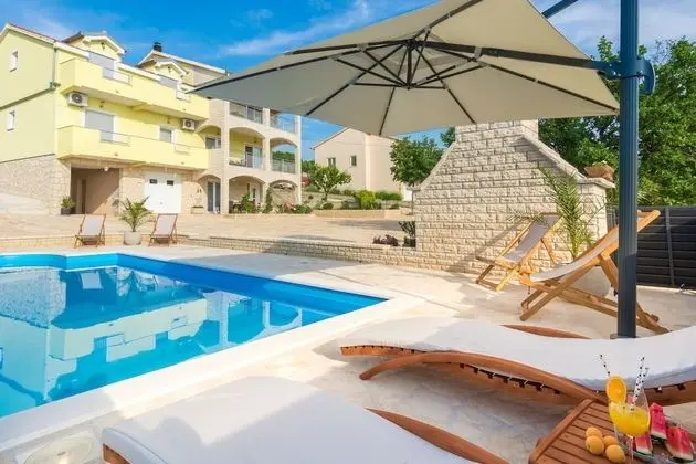 Villa, Sigara İçilebilir