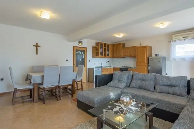 Villa, Sigara İçilebilir