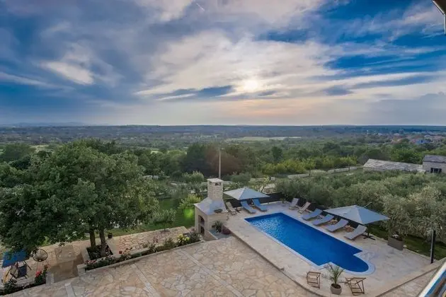 Villa, Sigara İçilebilir