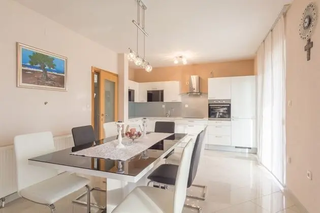 Villa, Sigara İçilebilir