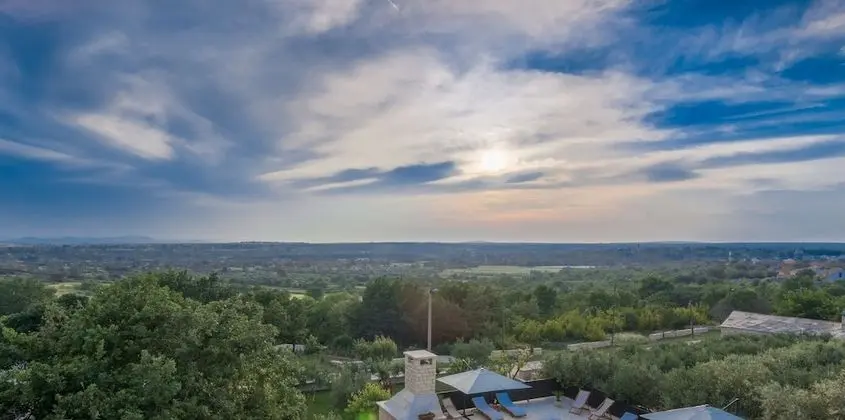 Villa, Sigara İçilebilir